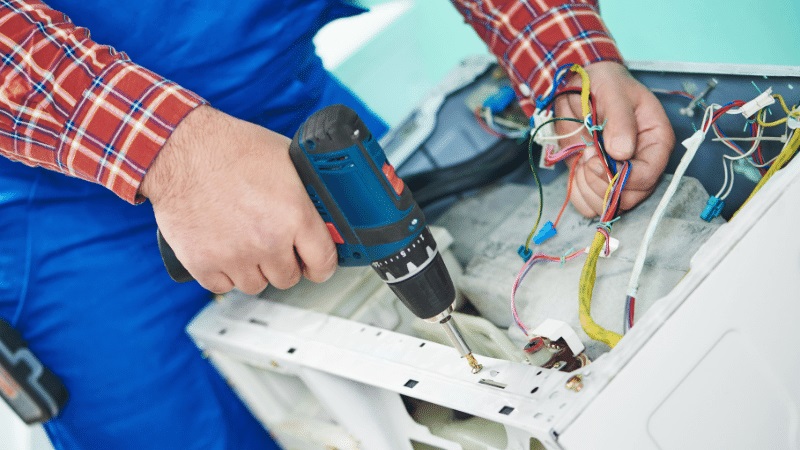 Bahçelievler Mitsubishi Mitsubishi çamaşır makinesi kart tamiri – Su almama arızası orijinal parça ile giderildi. - Teknik servis örneği